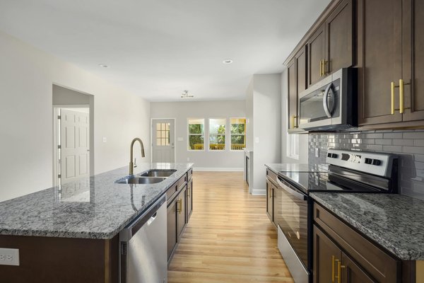 Transformez vos déchets de jardin en paillis éco-responsable : un geste vert pour votre jardin