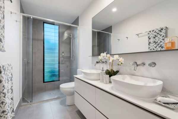 Aménager une salle de bain peu spacieuse à Strasbourg avec élégance
